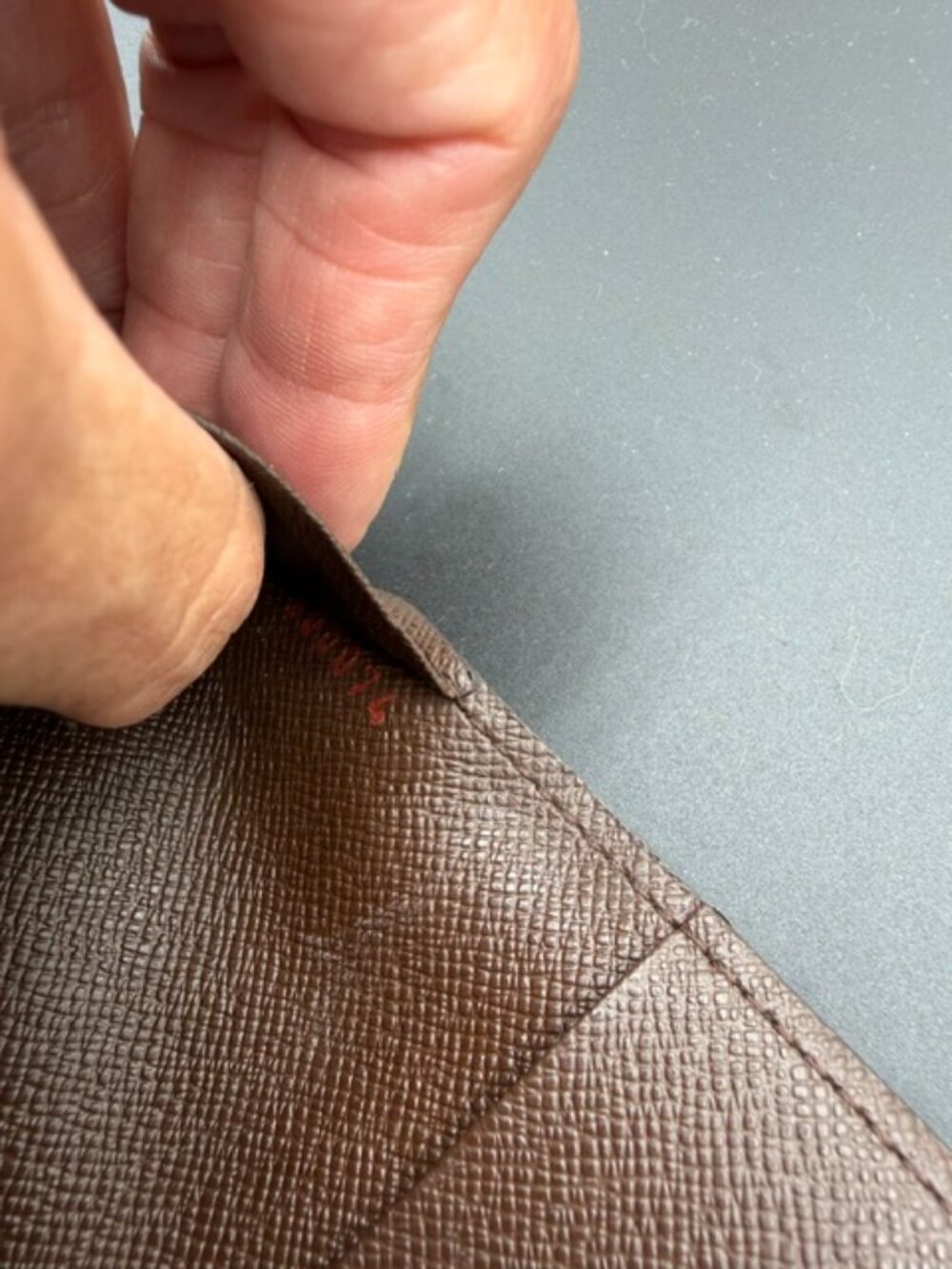 **LOUIS VUITTON CHECKBOOK COVER/ WALLET*** - Picture 6 of 6